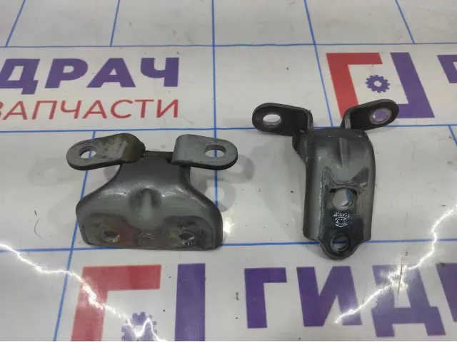 Петли двери передней левой Hyundai i40 (VF) . Комплект.