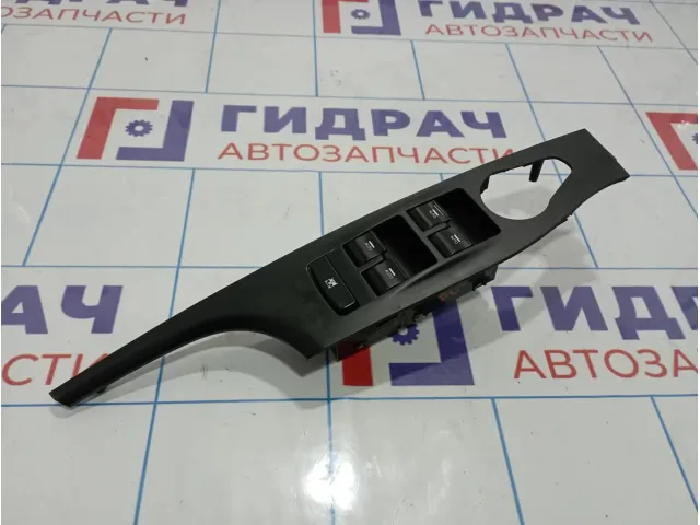 Блок управления стеклоподъемниками Hyundai i40 (VF) 935703Z3004X