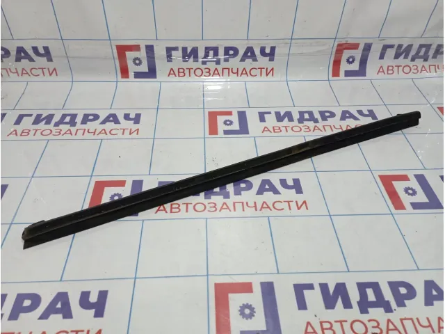 Уплотнитель стекла заднего левого Hyundai i40 (VF) 83231-3Z000