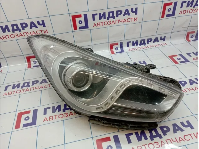 Фара правая Hyundai i40 (VF) 92102-3Z305