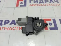 Моторчик стеклоподъемника переднего правого Hyundai i40 824603Z010
