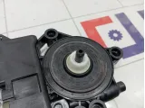 Моторчик стеклоподъемника заднего правого Hyundai i40 834603Z010