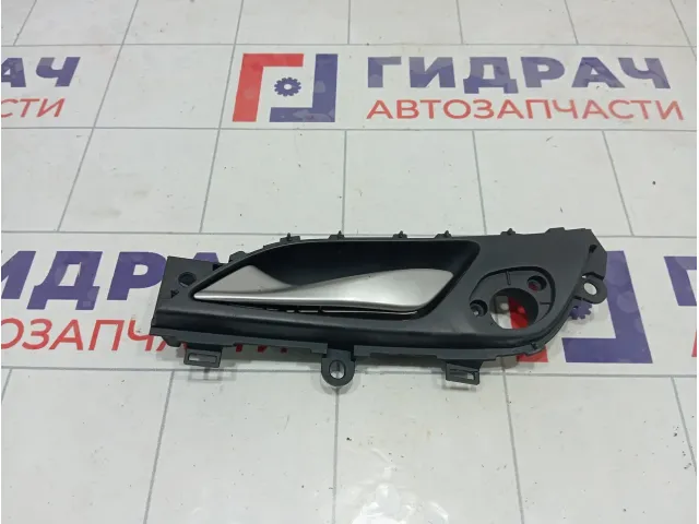 Ручка двери внутренняя передняя левая Hyundai i40 826103Z010RY