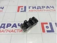 Блок управления стеклоподъемниками Hyundai i40 935703Z300