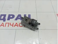 Кнопка стеклоподъемника переднего правого Hyundai i40 935753Z000