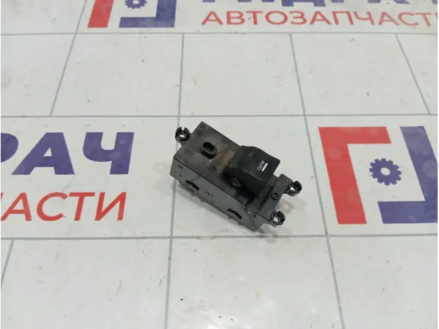 Кнопка стеклоподъемника заднего правого Hyundai i40 935803Z050