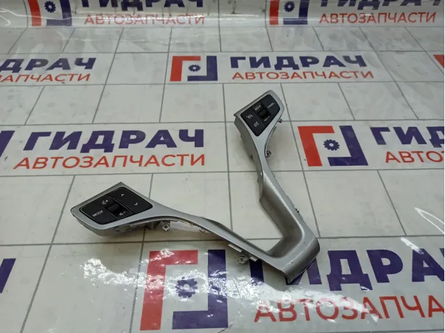 Блок кнопок в рулевое колесо Hyundai i40 967903Z140RY