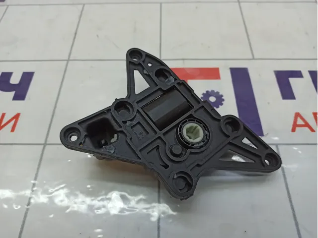 Моторчик заслонки отопителя (печки) Hyundai i40 H400730890