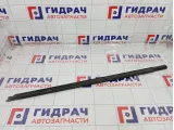 Накладка стекла переднего правого Hyundai ix35 822202S000