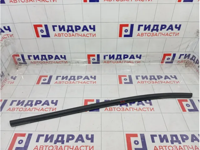 Накладка стекла заднего правого Hyundai ix35 832202S000