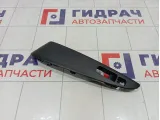 Накладка кнопки стеклоподъемника заднего правого Hyundai ix35 3835231110