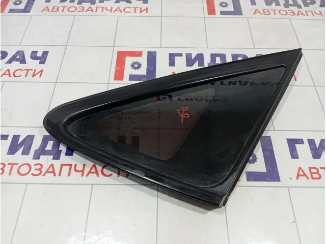 Стекло кузовное глухое (форточка) заднее правое Hyundai ix35 878202S000