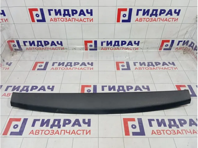 Обшивка двери багажника верхняя Hyundai ix35 817602Y0009P