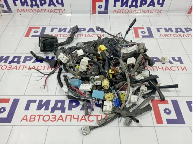 Фишка (разъем) Infiniti G35 (V36)