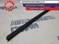 Уплотнитель стекла передний правый Infiniti FX35 s51 808341CA0A.