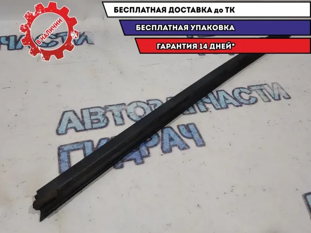 Уплотнитель стекла передний правый Infiniti FX35 s51 808341CA0A.