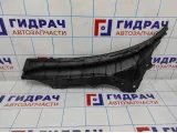 Решетка под лобовое стекло правая Infiniti FX-35 (S50) 64895-CG000. Дефект крепления.