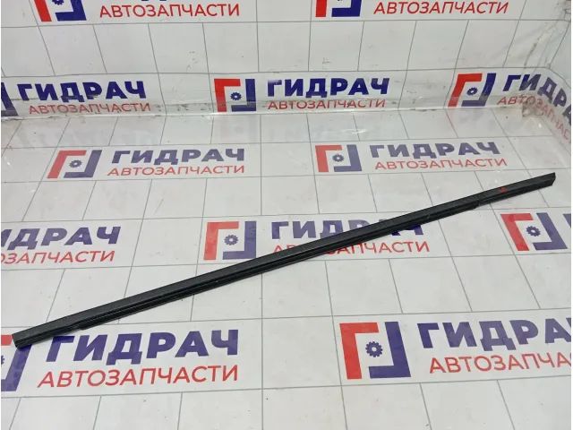 Накладка стекла заднего правого Infiniti FX35 82820CG000