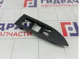 Накладка блока управления стеклоподъемниками Infiniti FX35 80961CG000