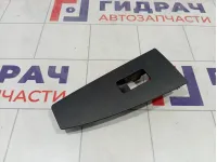 Накладка кнопки стеклоподъемника заднего левого Infiniti FX35 82961CG000