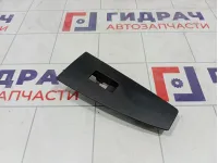 Накладка кнопки стеклоподъемника заднего правого Infiniti FX35 82960CG000