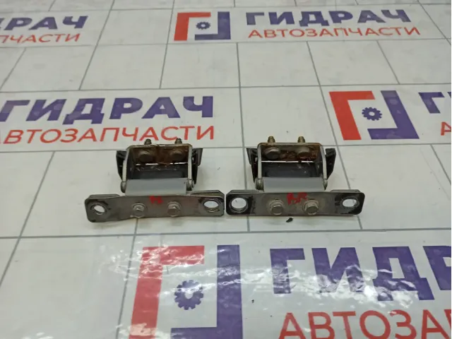Петли двери багажника Infiniti FX35