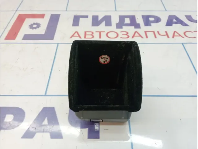 Ящик передней консоли Infiniti FX35 (S50) 68855-CL70A
