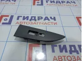 Накладка кнопки стеклоподъемника переднего правого Infiniti FX35 (S50) 80960-CL70B