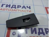 Накладка кнопки стеклоподъемника переднего левого Infiniti FX35 (S50) 82961-CL70B