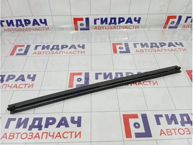 Уплотнитель стекла переднего левого Infiniti FX50 808351CA0A