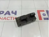 Кнопка стеклоподъемника переднего правого Infiniti FX50 25411JL20A