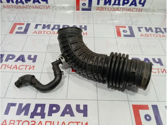 Патрубок воздушного фильтра правый Infiniti FX50 165761CA0A