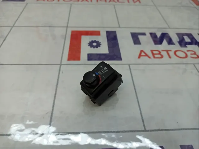 Кнопка обогрева сидений правая Infiniti FX50 25170EJ70A