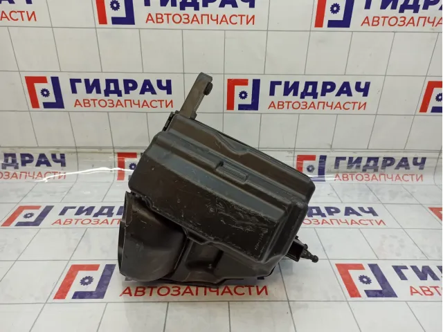 Корпус воздушного фильтра левый Infiniti FX50 165001CA1A