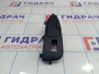 Накладка блока управления задняя левая Infiniti M35 (Y50) 82961EH20B