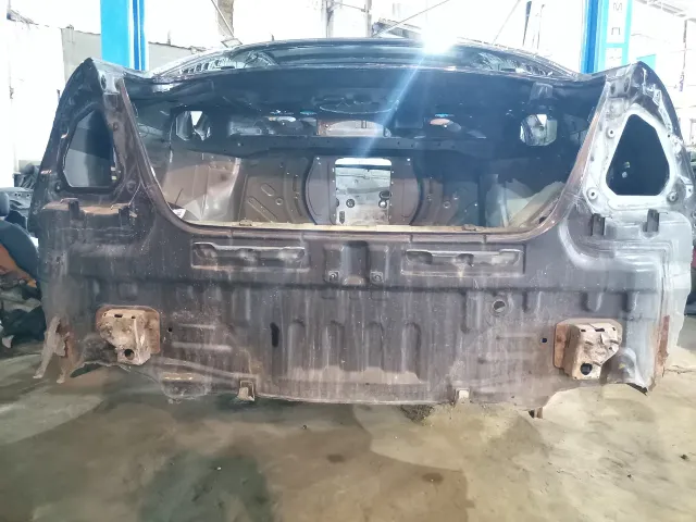 Панель задняя Infiniti M35 (Y50)