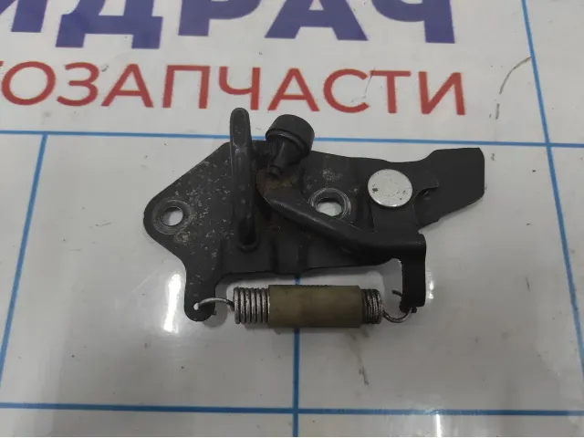 Ответная часть замка багажника Infiniti M35 (Y50) 84620-EG000