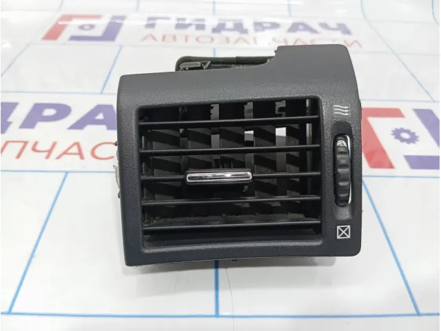 Дефлектор воздушный правый Infiniti M35 (Y50) 68760-EG001