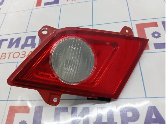 Фонарь задний внутренний правый Infiniti M35 (Y50) 26550-EG610