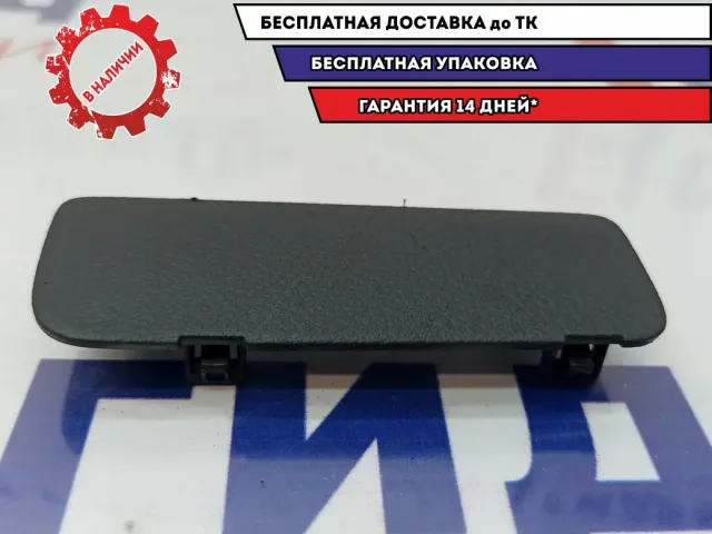 Накладка обшивки двери задней левой Infiniti M35 82949-EG000. Царапины.