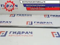 Накладка стекла заднего правого Infiniti M35 82820-EG000. Хром. Дефект.