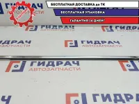 Накладка стекла заднего левого Infiniti M35 82821-EG000. Хром. Дефект.