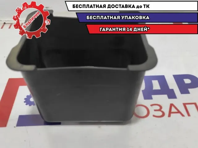 Крышка натяжителя ремня безопасности Infiniti M35 87840-AL500. Задний центральный.