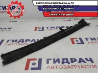 Уплотнитель капота левый Infiniti M35 65821-EG010.