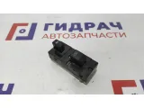 Кнопка стеклоподъемника передняя правая Infiniti M35 25411-EJ10A.