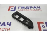 Накладка блока управления стеклоподъемниками передняя левая Infiniti M35 80961-EH20B.