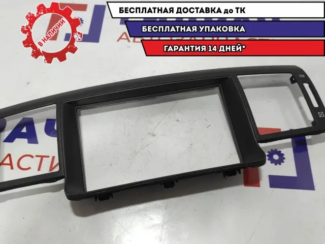 Накладка торпедо центральная Infiniti M35 68750-EG001.