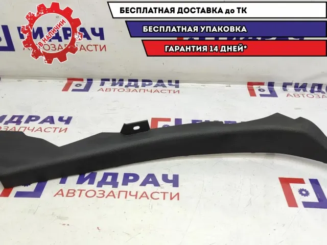 Обшивка стойки задней нижняя правая Infiniti M35 76917EG001.