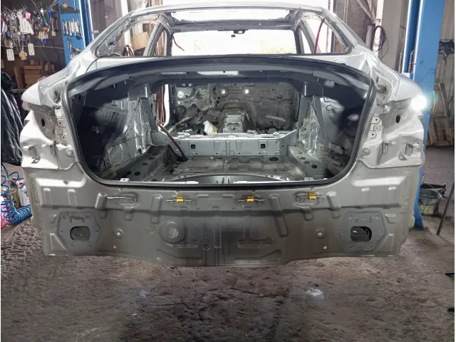Панель задняя Infiniti Q50
