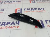 Накладка кнопки стеклоподъемника заднего левого Infiniti QX50 829611BA0A